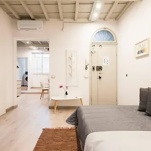 cozy-apartment-near-ponte-vecchio.it-tuscanyhotel.com/